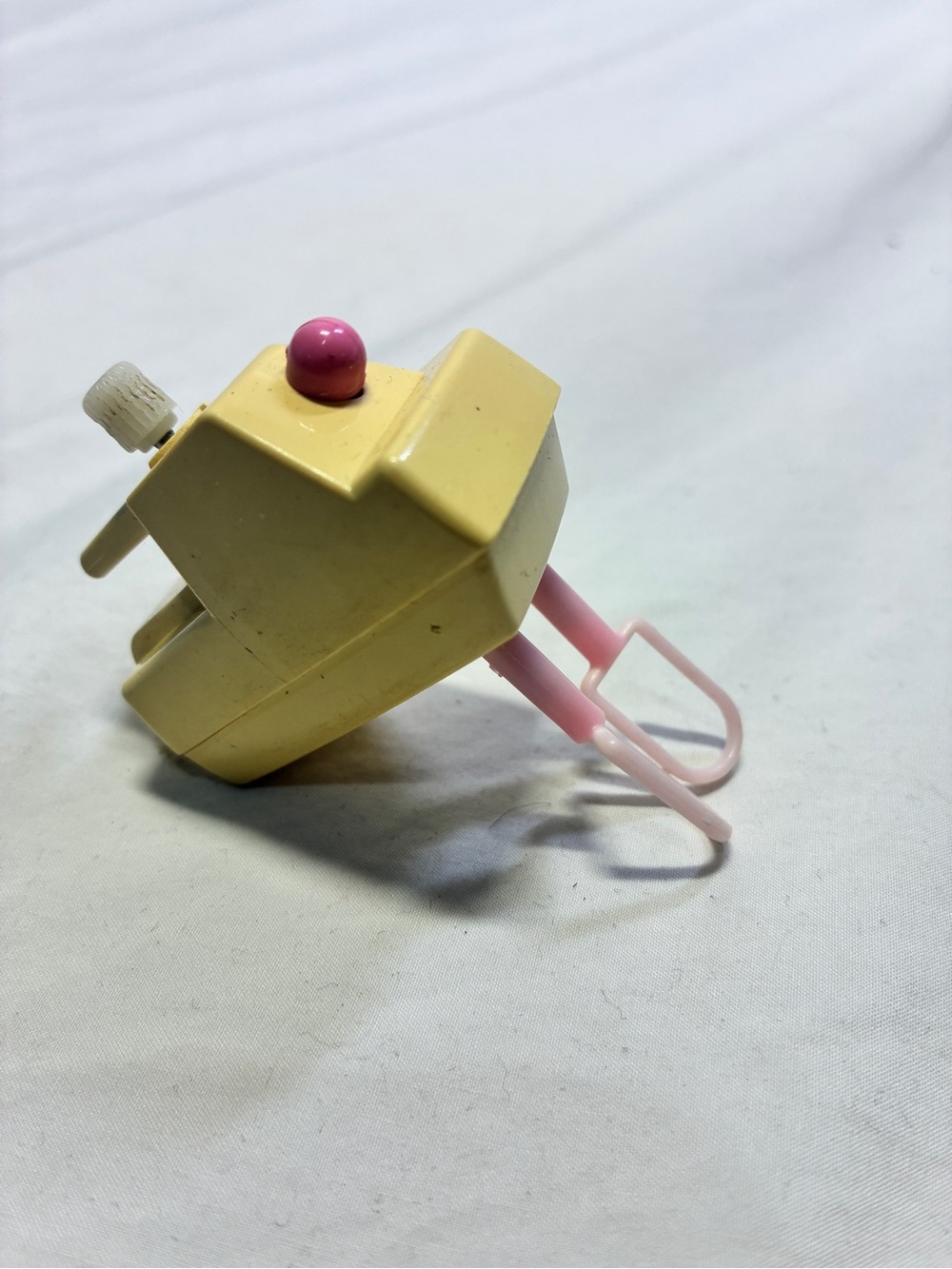 Vintage Play Barbie Toy Hand Mixer 1998 Sweet Treats Wind Up Mattel